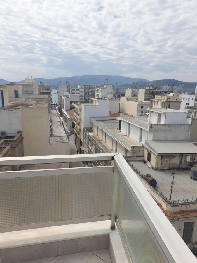 Tiny 2 Min Walking Distance From The Port Appartement