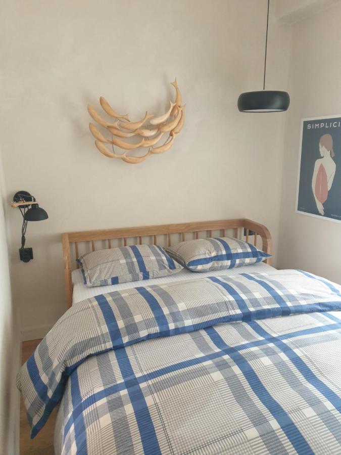 Tiny 2 Min Walking Distance From The Port